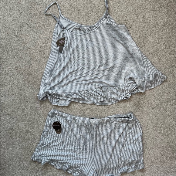 Women’s - Ruffle Sleep Set - Picture 8 of 11